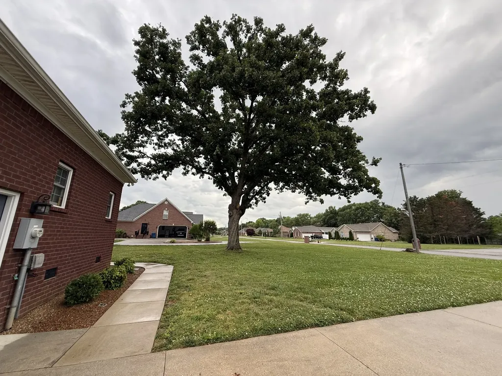 23 Regalwood Drive Manchester TN 37355