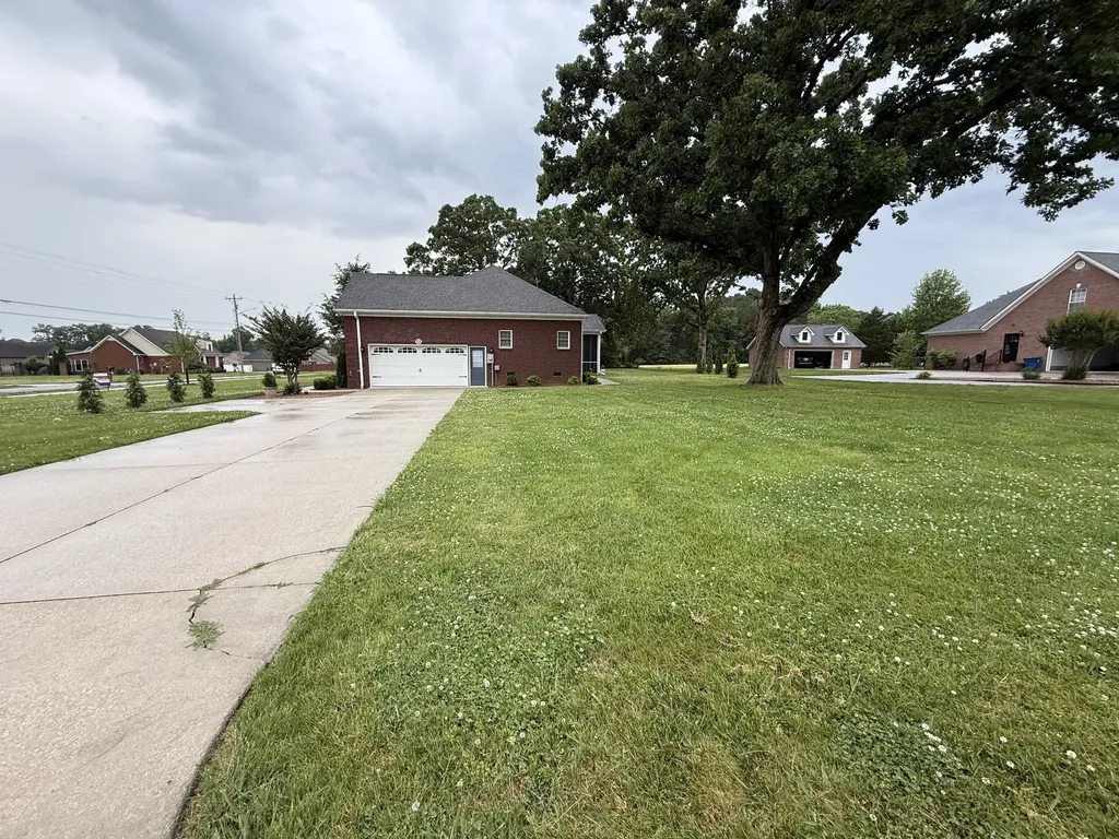 23 Regalwood Drive Manchester TN 37355