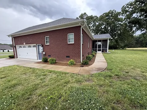 23 Regalwood Drive Manchester TN 37355