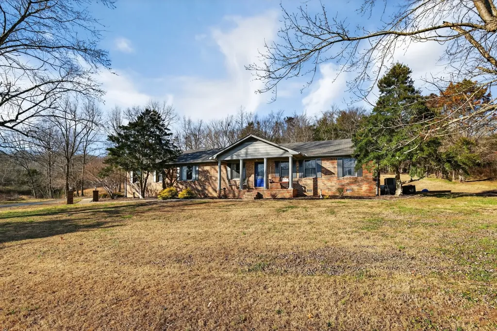 13 Sunrise Lane Fayetteville TN 37334