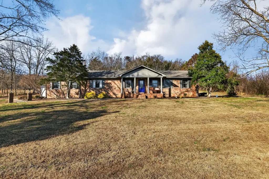13 Sunrise Lane Fayetteville TN 37334