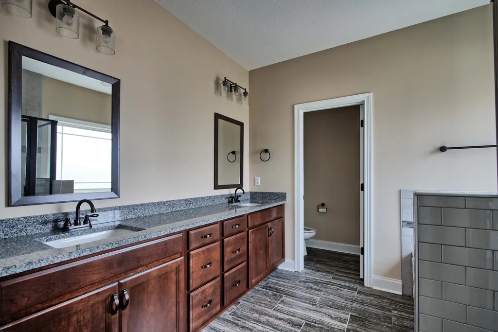 871 Shady Bluff Trail Clarksville TN 37043
