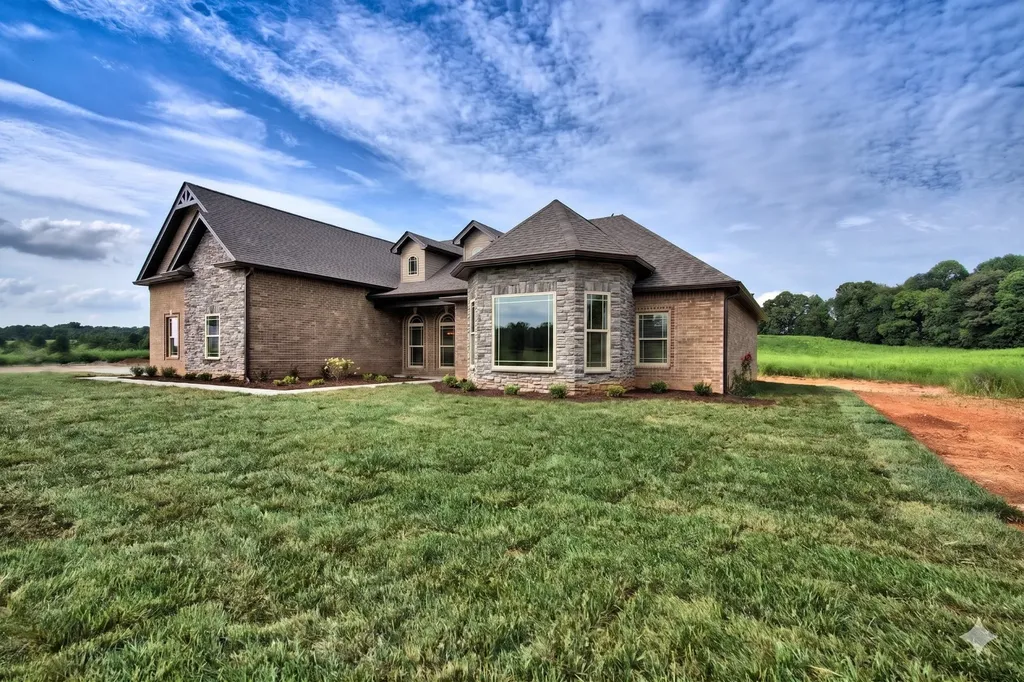 871 Shady Bluff Trail Clarksville TN 37043