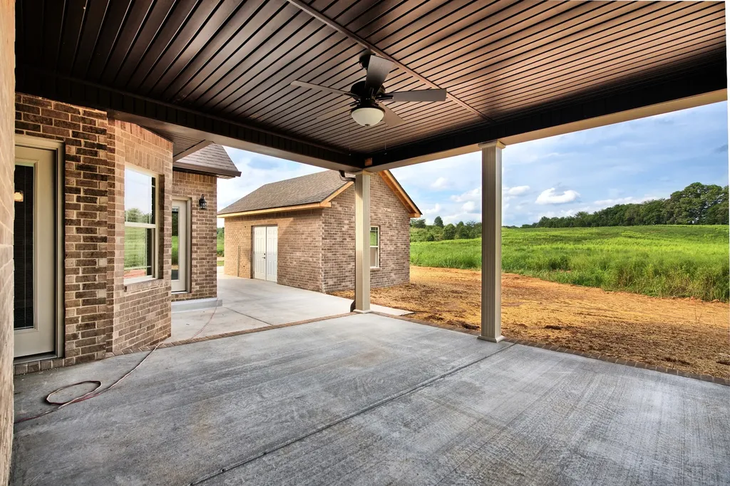 871 Shady Bluff Trail Clarksville TN 37043