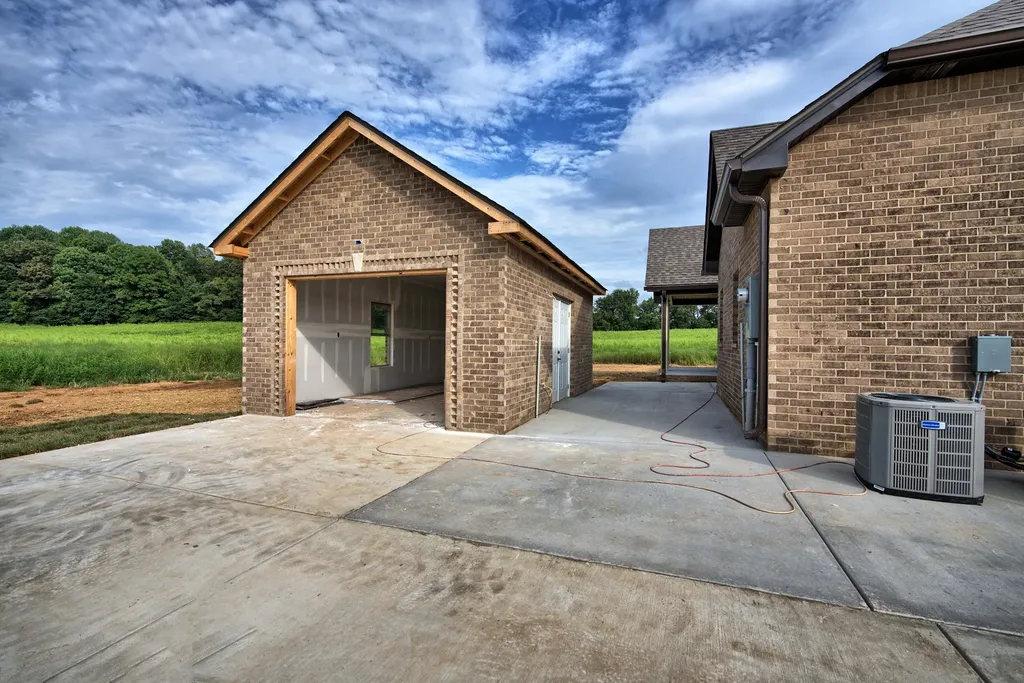 871 Shady Bluff Trail Clarksville TN 37043