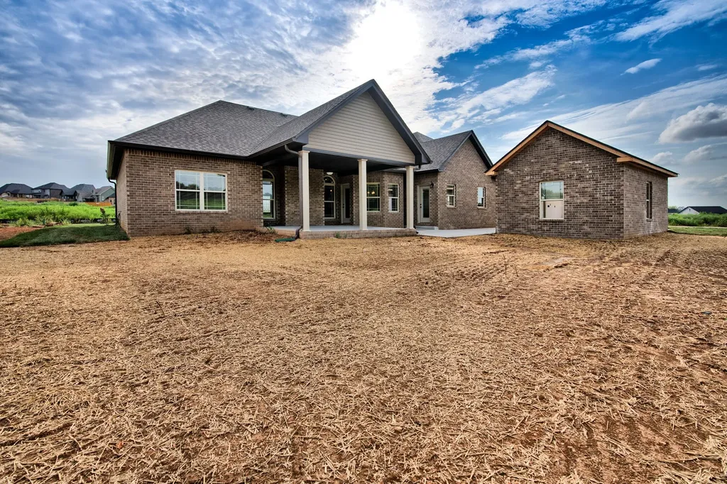 871 Shady Bluff Trail Clarksville TN 37043