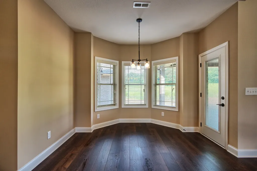 871 Shady Bluff Trail Clarksville TN 37043