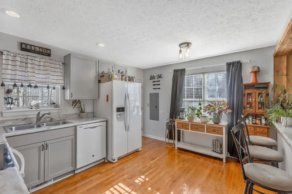 115 Sherron Drive Dickson TN 37055
