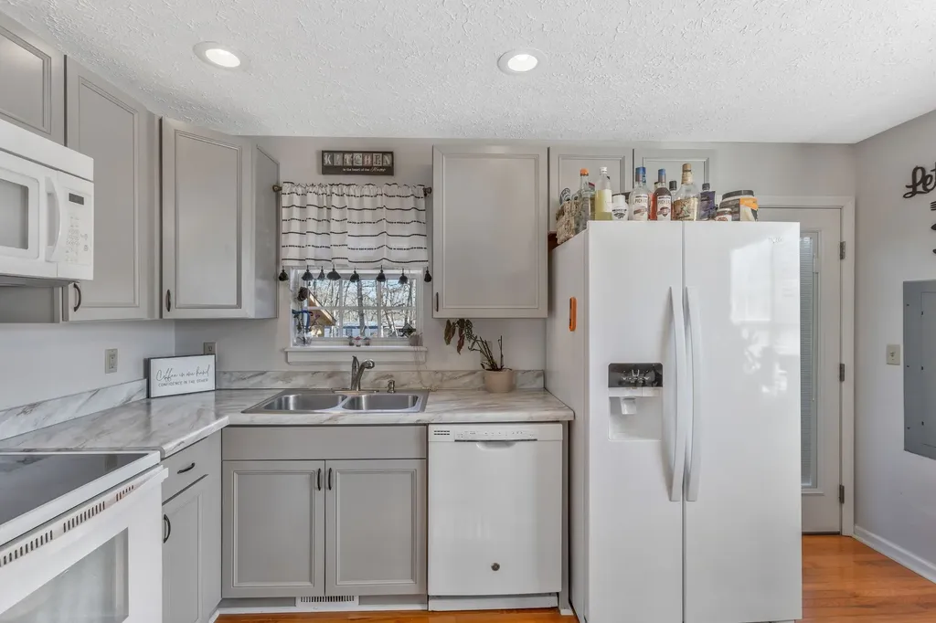 115 Sherron Drive Dickson TN 37055