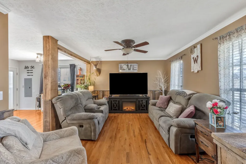 115 Sherron Drive Dickson TN 37055