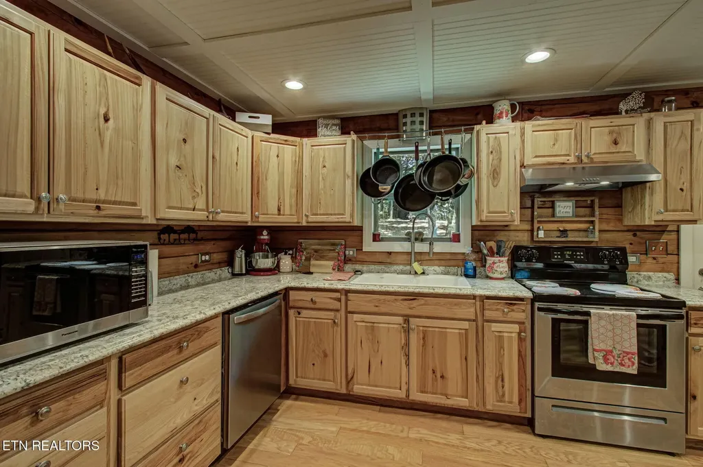 2240 Smith Mountain Road Rockwood TN 37854