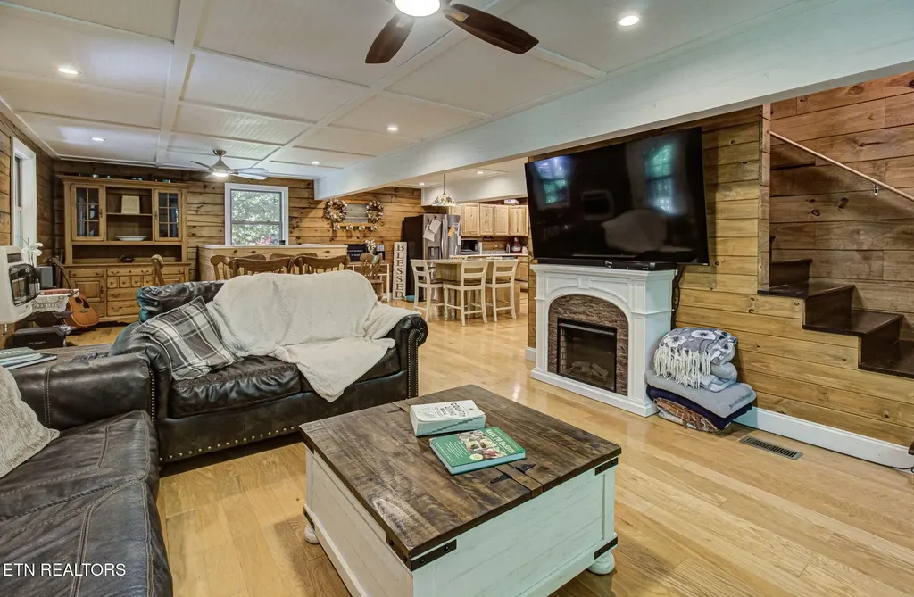 2240 Smith Mountain Road Rockwood TN 37854