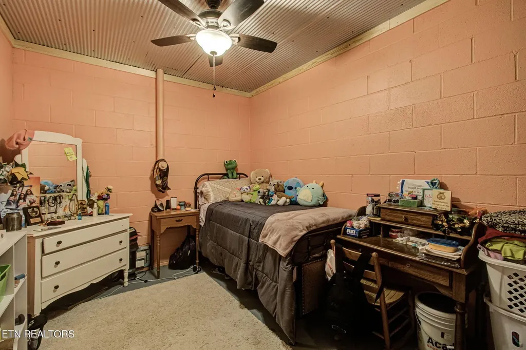 2240 Smith Mountain Road Rockwood TN 37854