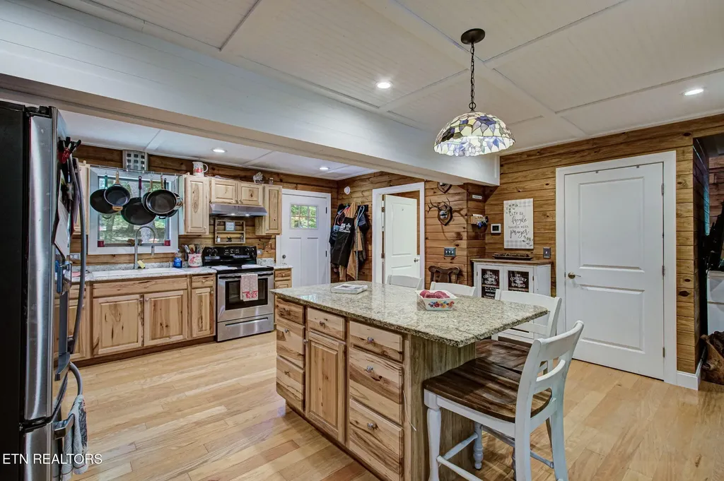 2240 Smith Mountain Road Rockwood TN 37854