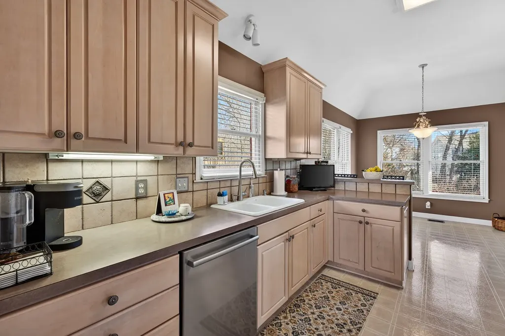 5553 Peninsula Park Landing Hermitage TN 37076