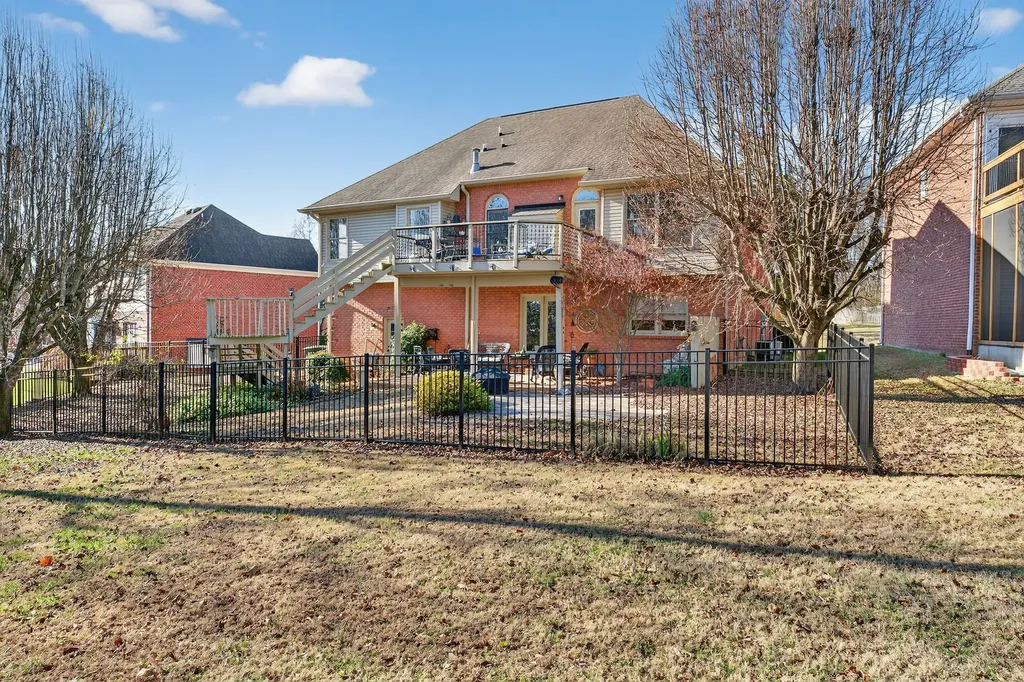 5553 Peninsula Park Landing Hermitage TN 37076