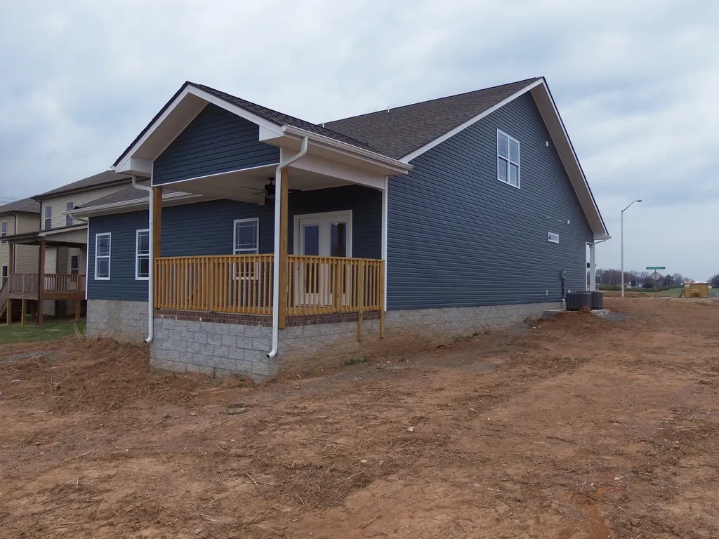 1068 Cherry Blossom Lane Clarksville TN 37040