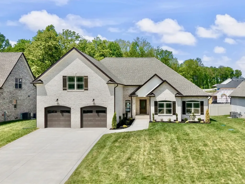 390 Young Lane Pleasant View TN 37146
