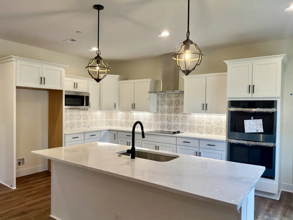390 Young Lane Pleasant View TN 37146
