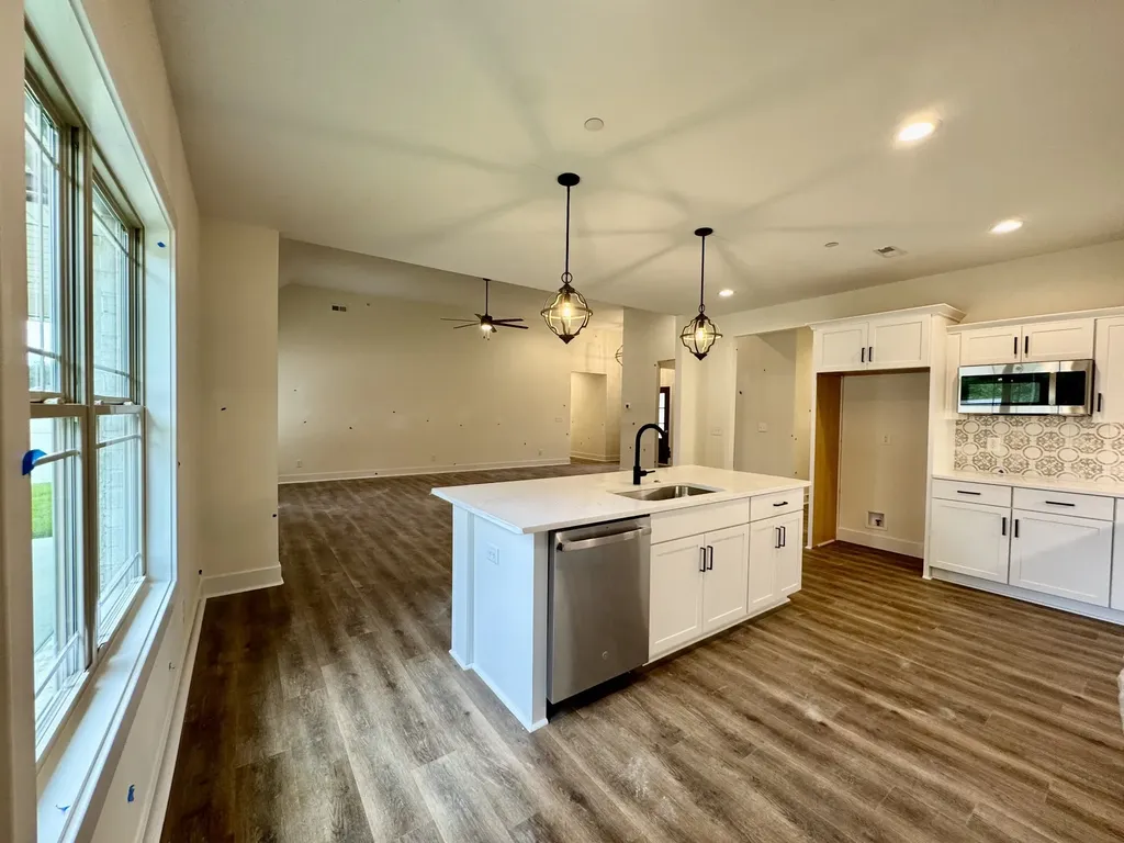 390 Young Lane Pleasant View TN 37146