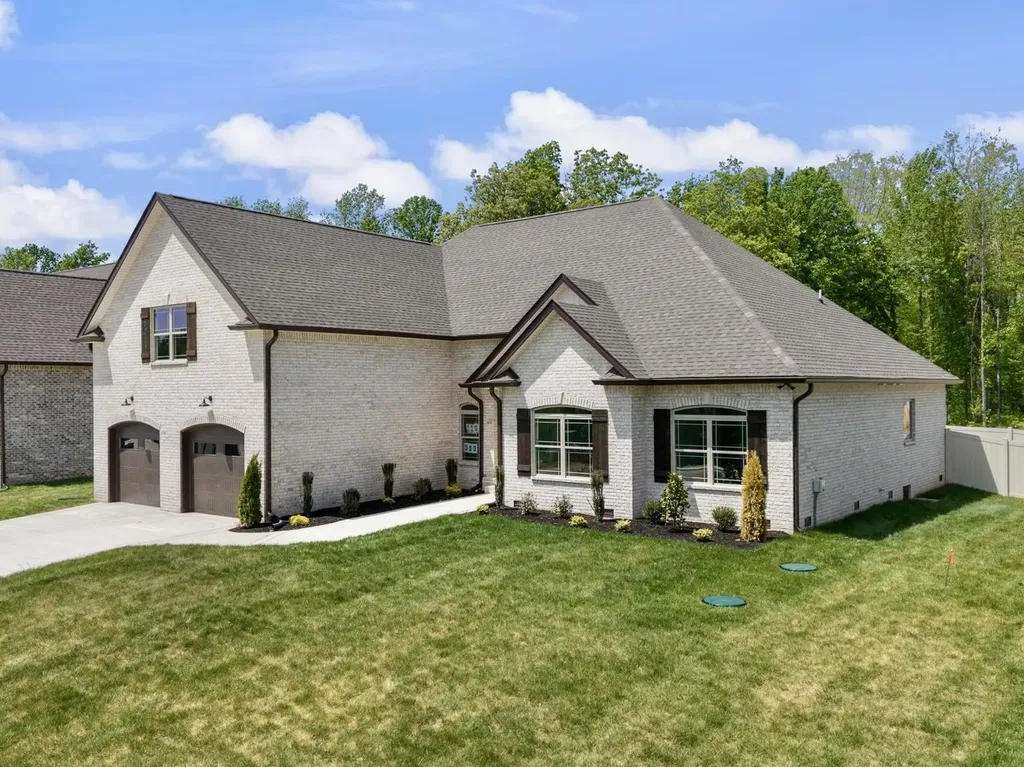 390 Young Lane Pleasant View TN 37146