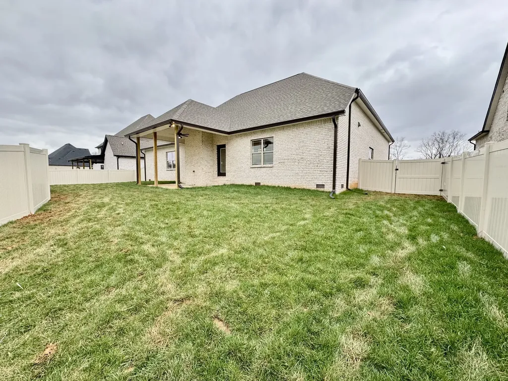 390 Young Lane Pleasant View TN 37146