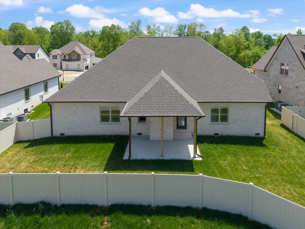 390 Young Lane Pleasant View TN 37146