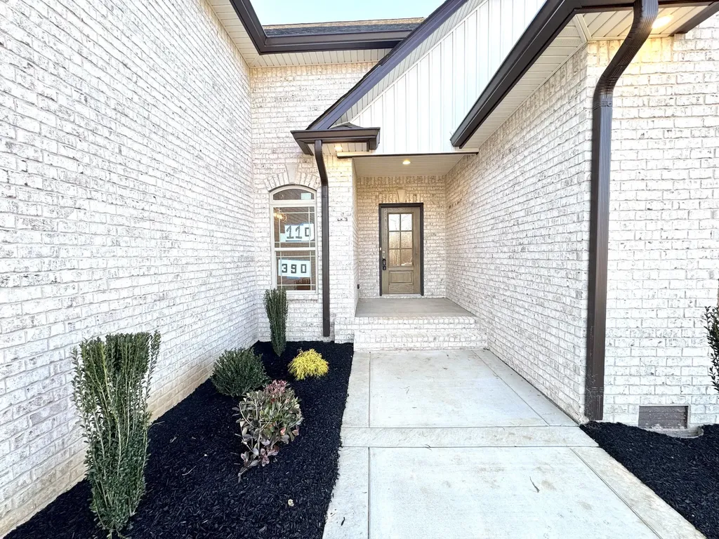 390 Young Lane Pleasant View TN 37146