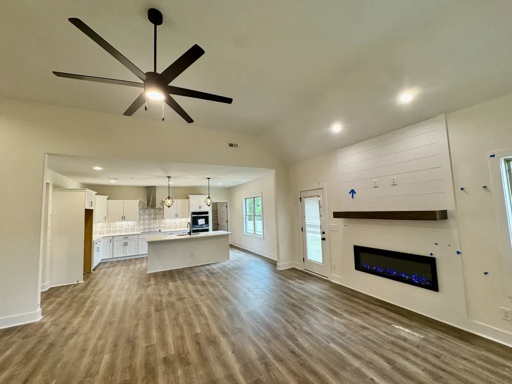 390 Young Lane Pleasant View TN 37146