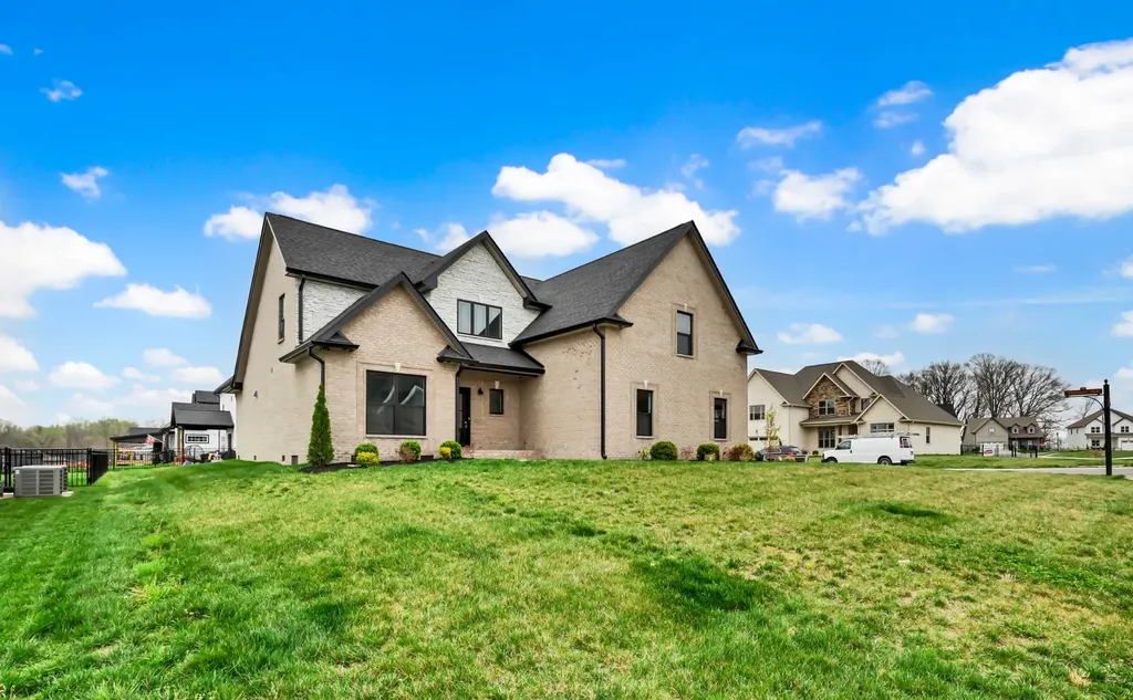 443 Spiderwort Drive Clarksville TN 37043