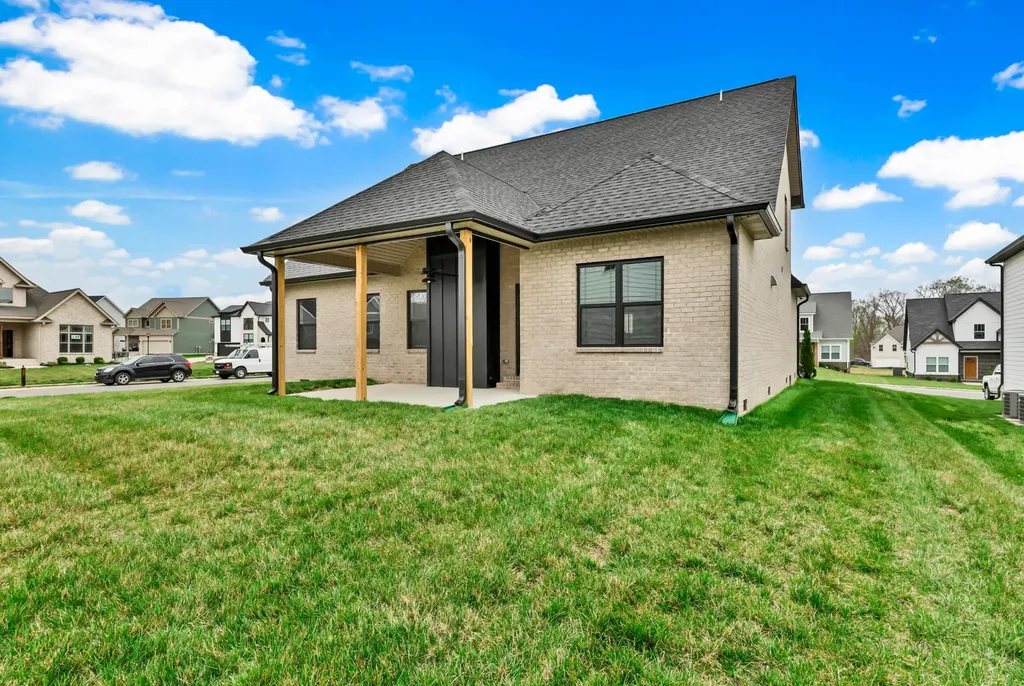 443 Spiderwort Drive Clarksville TN 37043