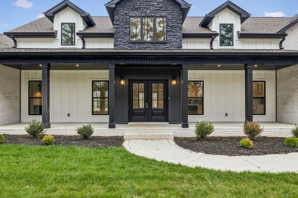 4017 Sadie Grace Way Clarksville TN 37042