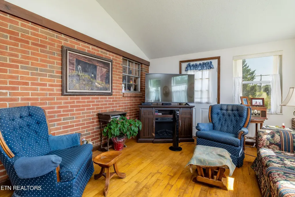 111 Harmon Road Maryville TN 37804
