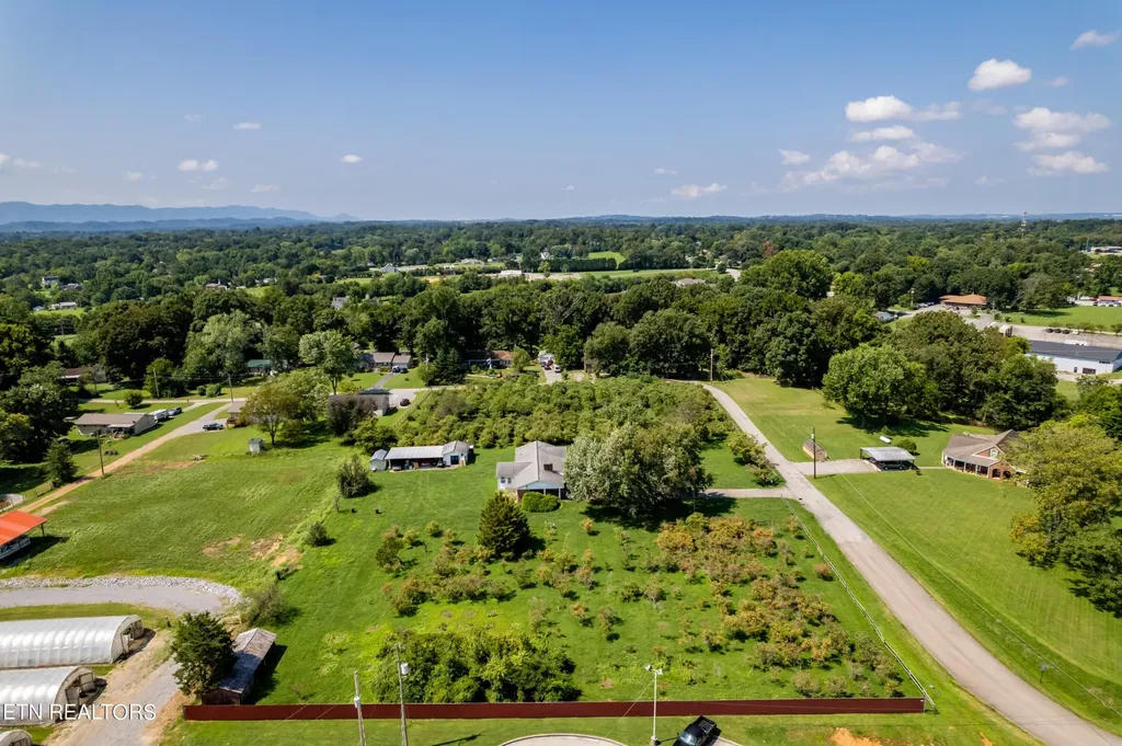 111 Harmon Road Maryville TN 37804