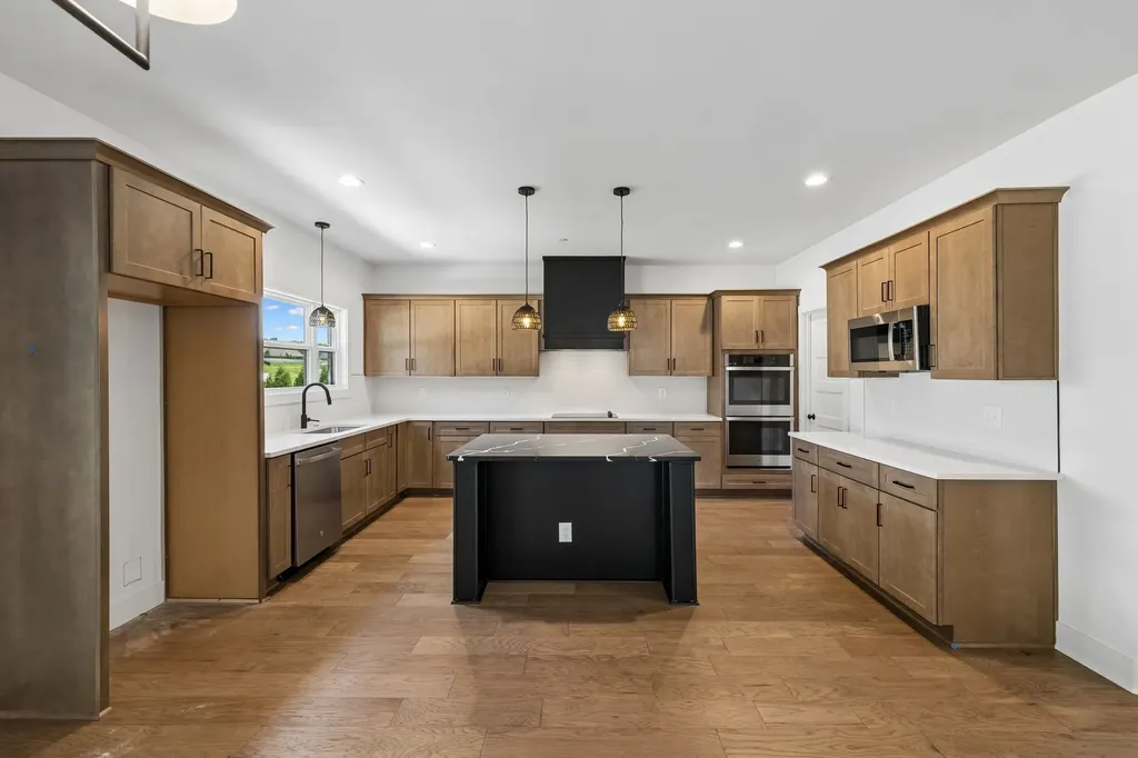 370 Young Lane Pleasant View TN 37146