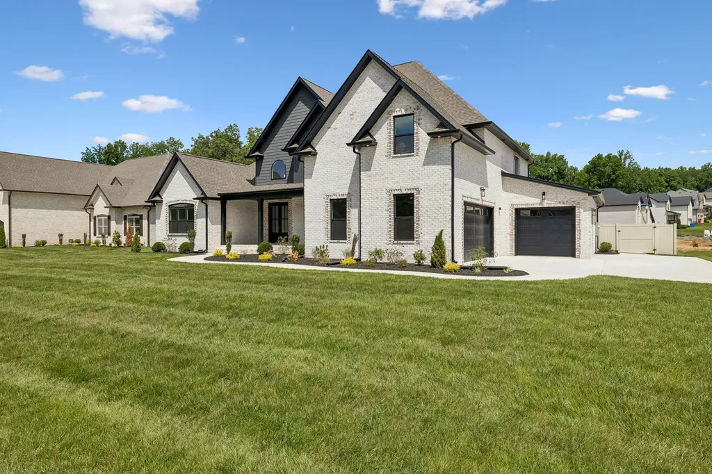 370 Young Lane Pleasant View TN 37146