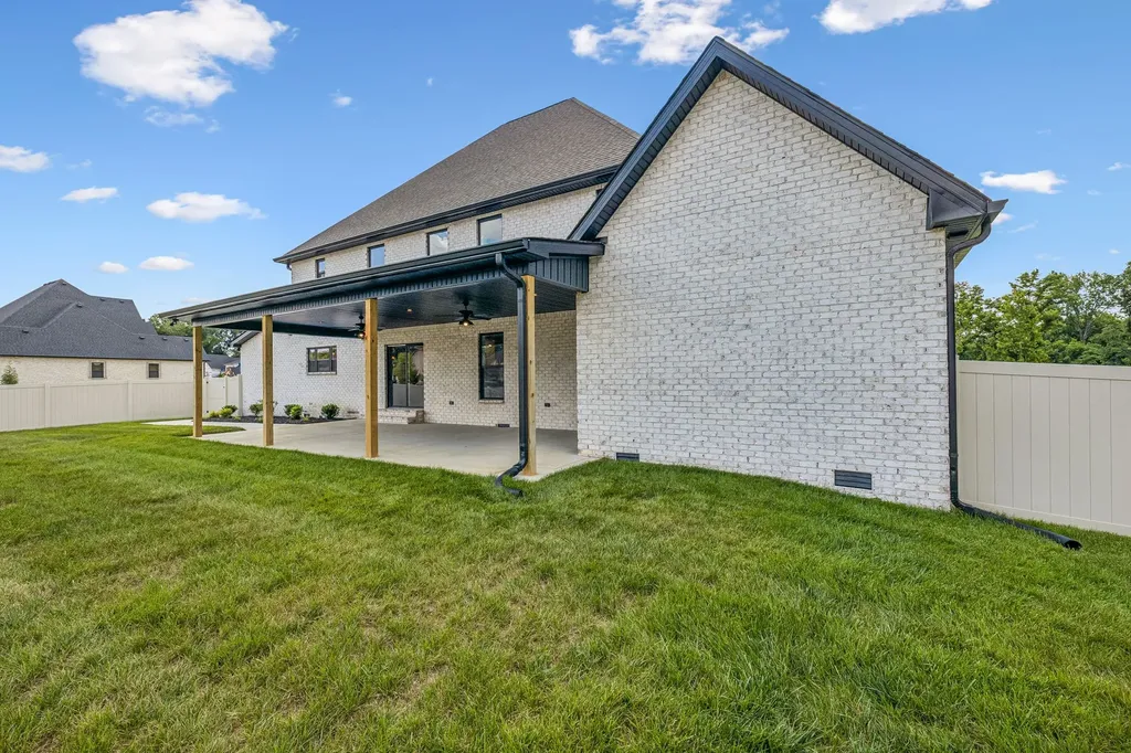 370 Young Lane Pleasant View TN 37146
