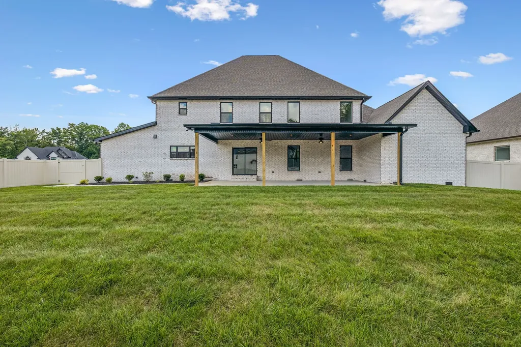 370 Young Lane Pleasant View TN 37146
