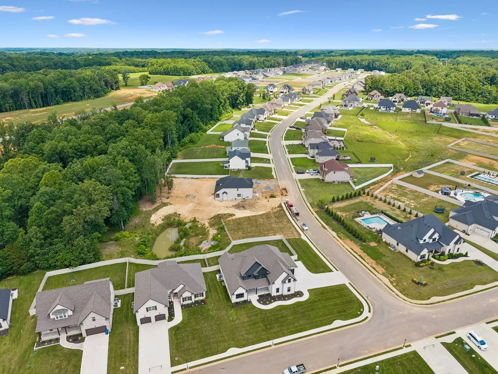 370 Young Lane Pleasant View TN 37146