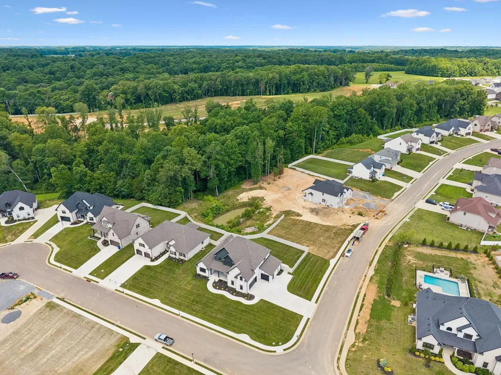 370 Young Lane Pleasant View TN 37146