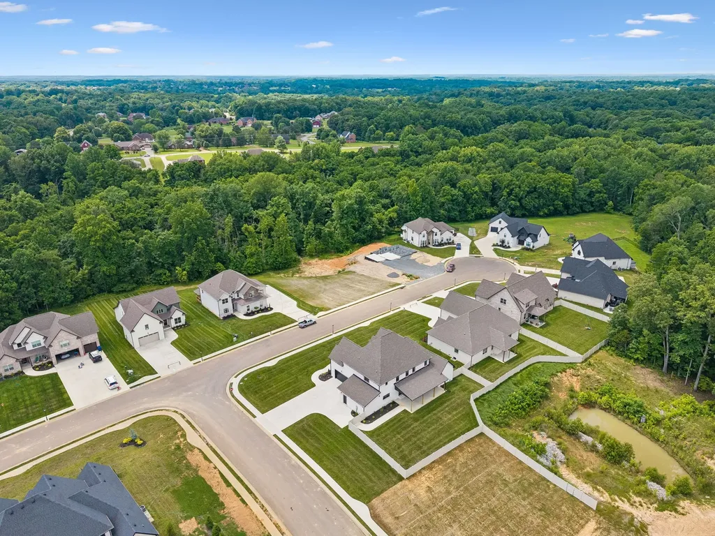 370 Young Lane Pleasant View TN 37146