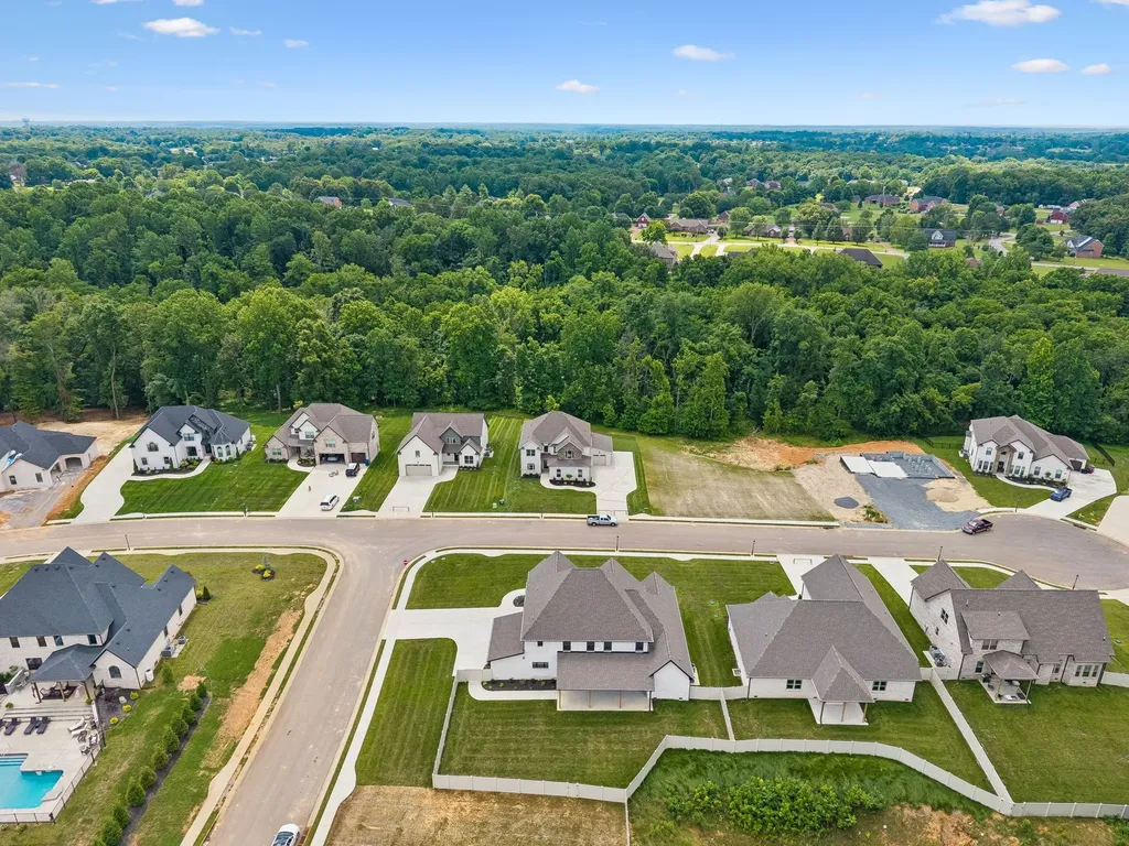 370 Young Lane Pleasant View TN 37146