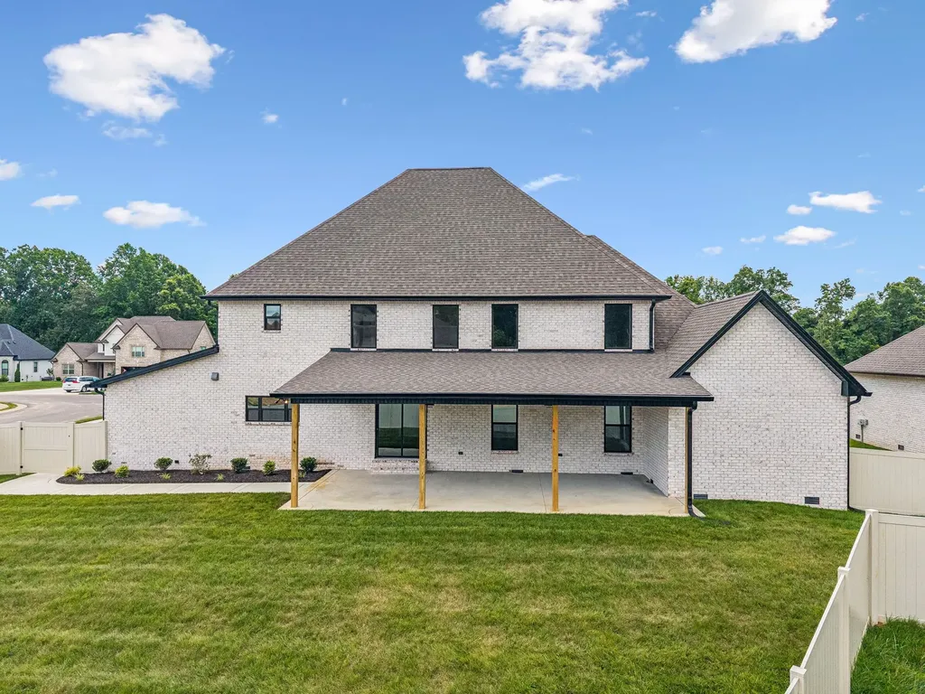 370 Young Lane Pleasant View TN 37146