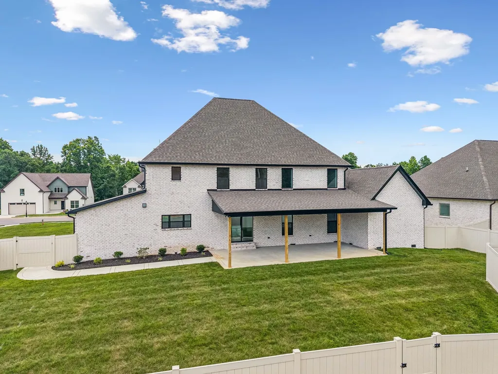 370 Young Lane Pleasant View TN 37146