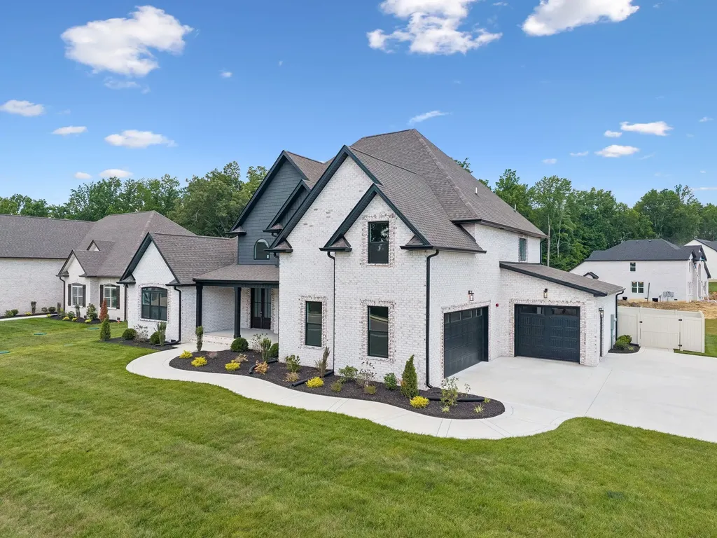 370 Young Lane Pleasant View TN 37146