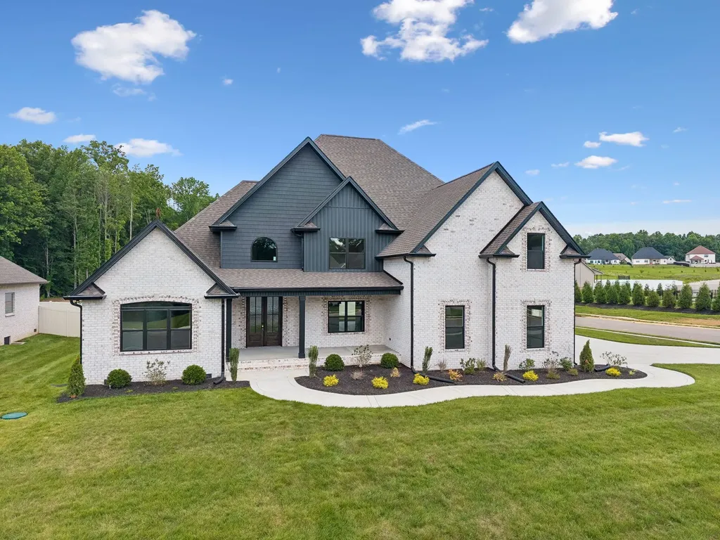 370 Young Lane Pleasant View TN 37146