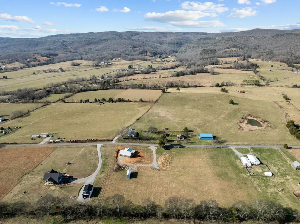 20136 Old State Highway 28 Pikeville TN 37367
