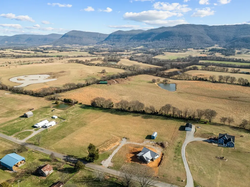 20136 Old State Highway 28 Pikeville TN 37367