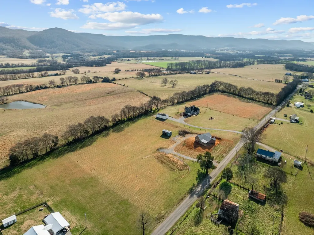 20136 Old State Highway 28 Pikeville TN 37367