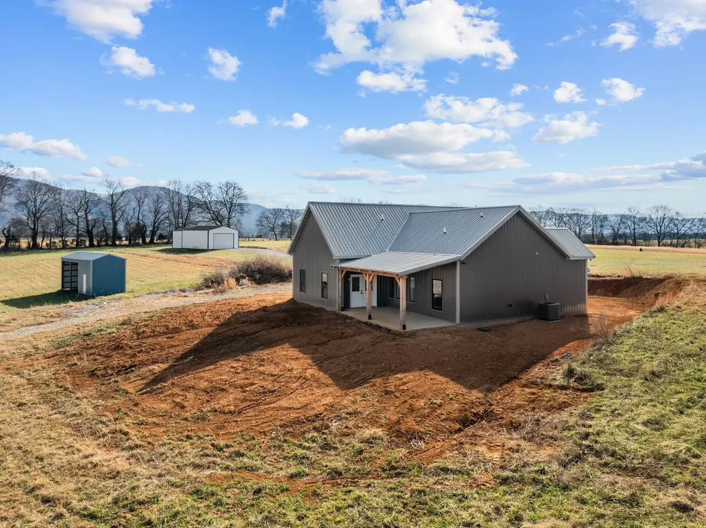 20136 Old State Highway 28 Pikeville TN 37367